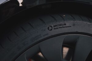 4 llantas Michelin 195/65 R15 montaje incluido